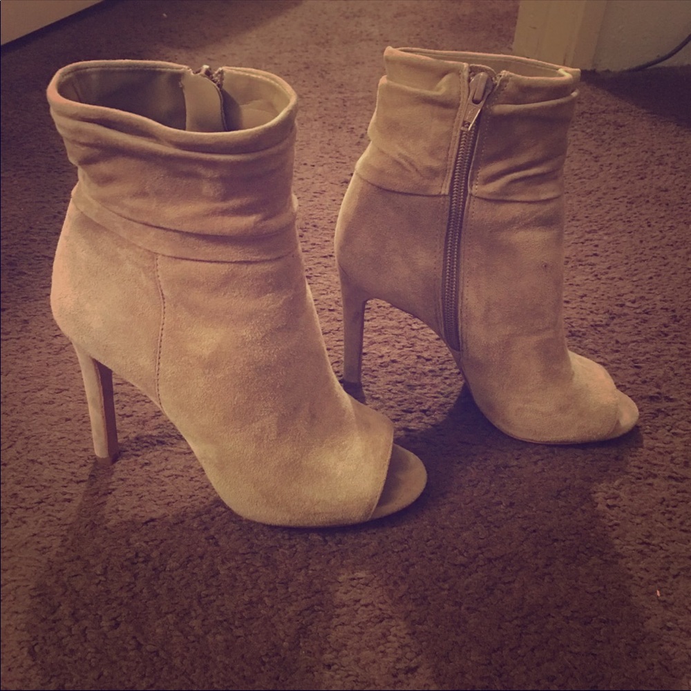 Vince camuto peep toe booties